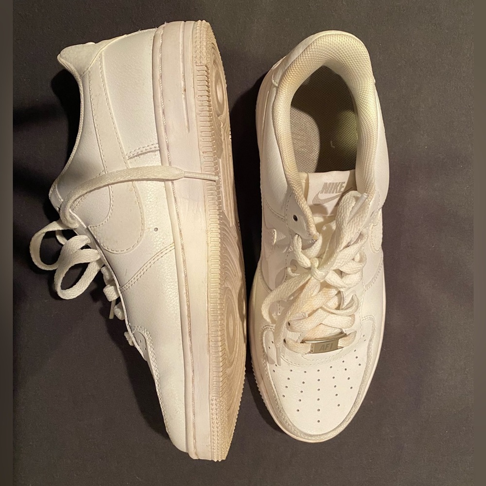 White AirForce 1